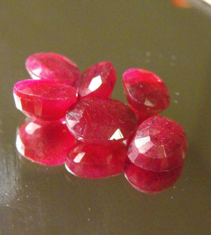 23.5 ct Ruby Gem Parcel - $ 2.1K GG GIA: All of our evaluations use some or all of the following Gemological tools. : A fully corrected triplet loupe, binocular microscope, master color comparison diamond set, electronic carat balancing scal