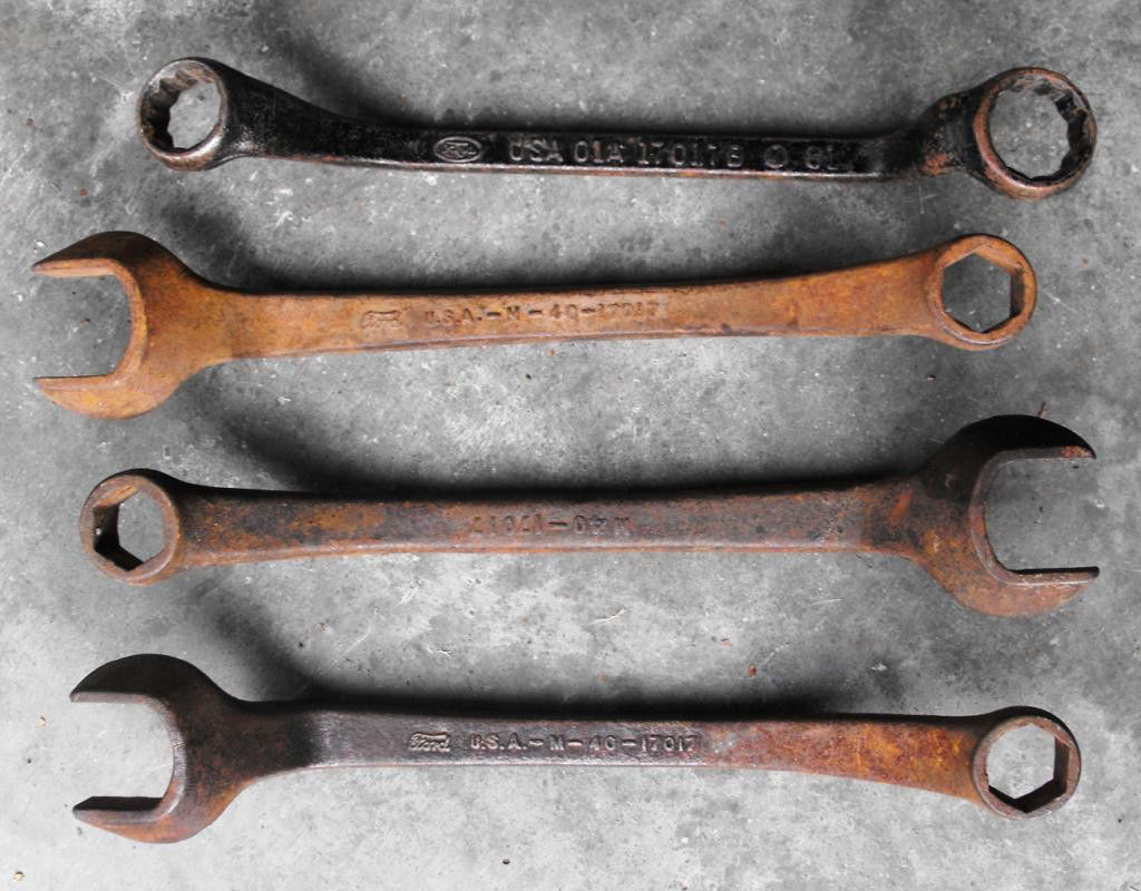 Lot of 4 early Automotive Wrenches FORD: STORAGE UNIT FIND-3 Ford wrenches, 1 unknown. Original condition. These are Model A or T wrenches. Nearing 100 years of age. Wonderful collectibles These lots are offered for sale without reserve. The