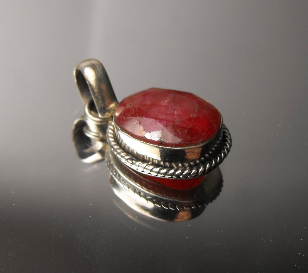 3.17 ct Ruby Pendant Sterling $ 675 GG GIA: This item was appraised with the gemstone in mount. Each gemstone has been evaluated on a case by case basis, some stones are higher quality than others and will be more valuable than larger stones of