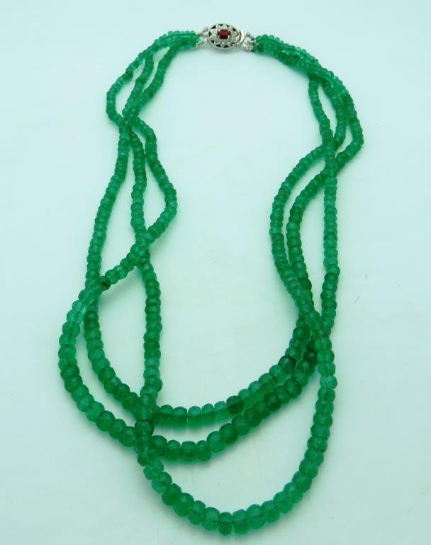 180 ct. Colombian Emerald Necklace Ruby Clasp: The item is the exact item shown in photograph. Bidder is responsible for any and all valuation and all bids are binding, please review the terms prior to bidding.
