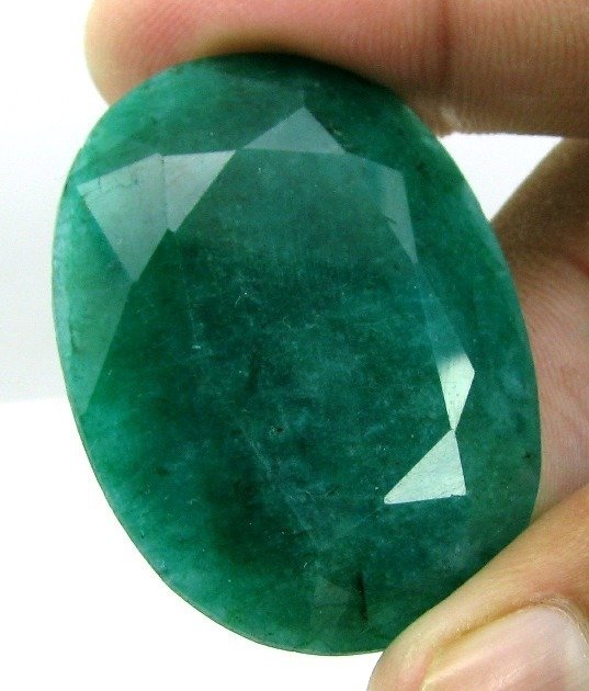 1325 ct. Oval Emerald Green Beryl gemstone: Item is an earth mined gemstone material specimen. This item is NOT lab created. All GIA acceptable enhancement ONLY have been used in stone cutting.