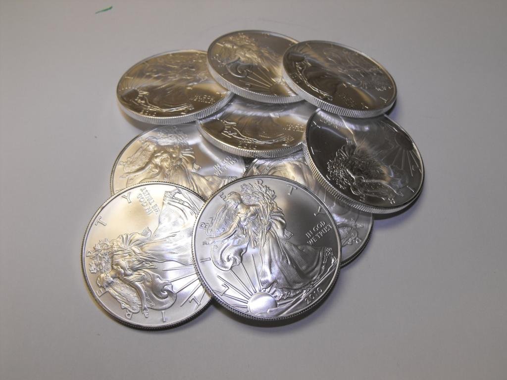 Lot of 10 Silver Eagles (1 of 1)