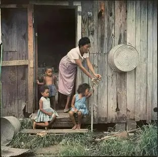 Gordon Parks - Mother and Child, Mobile, Alabama, 1956 (1 of 1)