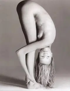 Richard Avedon "Anna Klevhag, 1997" Print: Richard Avedon "Anna Klevhag, 1997" Print, Measures 8.2X10.6 inches.