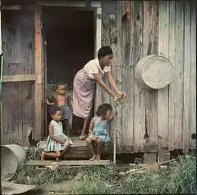 Gordon Parks - Mother and Child, Mobile, Alabama, 1956