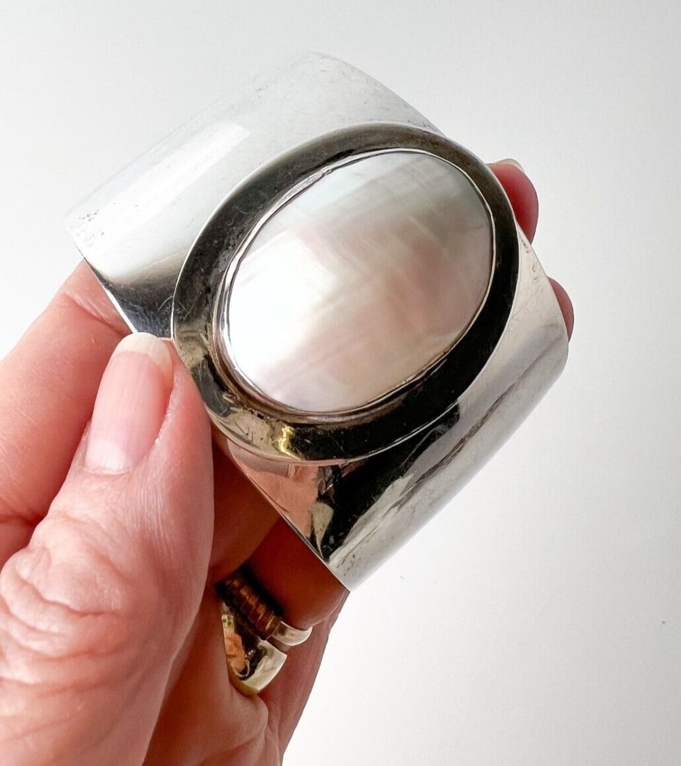 Vintage Sterling Silver and Mother of Pearl Cuff Bangle Bracelet (1 of 7)