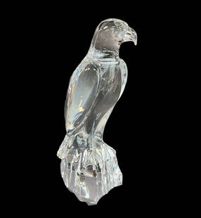 Baccarat Crystal Falcon Figurine: Baccarat Crystal Falcon, figure of bird perched on a crag. Makers mark on the base. 6.25lbs Measurements: Approx. 10 x 3 x 4 inches Condition: Great condition, no chips, slight scuffs to base. Domesti