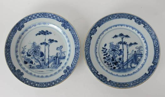 Pair of Chinese Export Blue and White Nanking Porcelain: Pair of Chinese Export Blue and White Nanking Porcelain Plates, Hand painted bamboo and florals with butterfly border. Unglazed foot. Unmarked. 1.6lb Measures Approx., 9.125 in diameter Domestic Shipp
