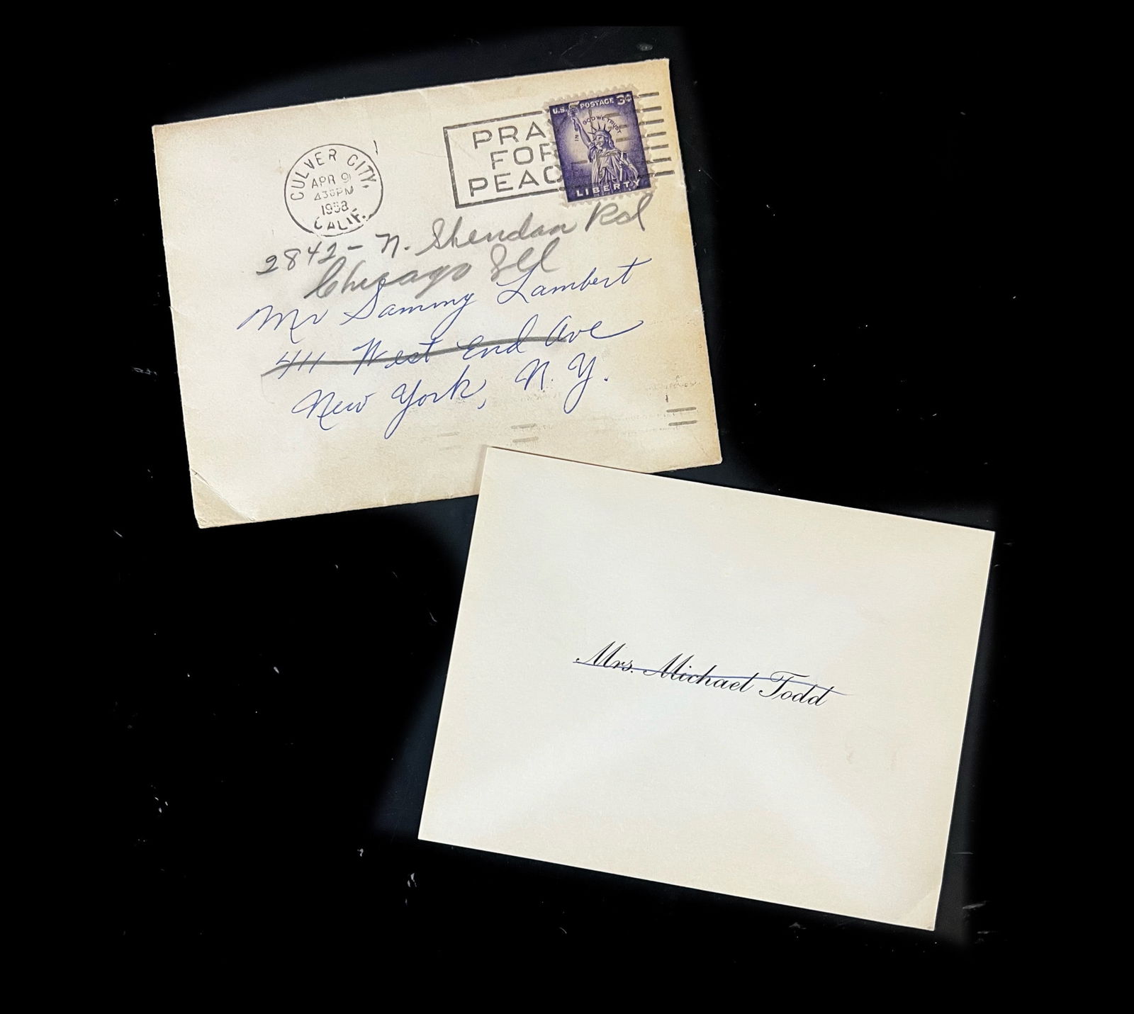 Elizabeth Taylor autograph letter in regards to the death of Michael Todd 1958 (1 of 3)