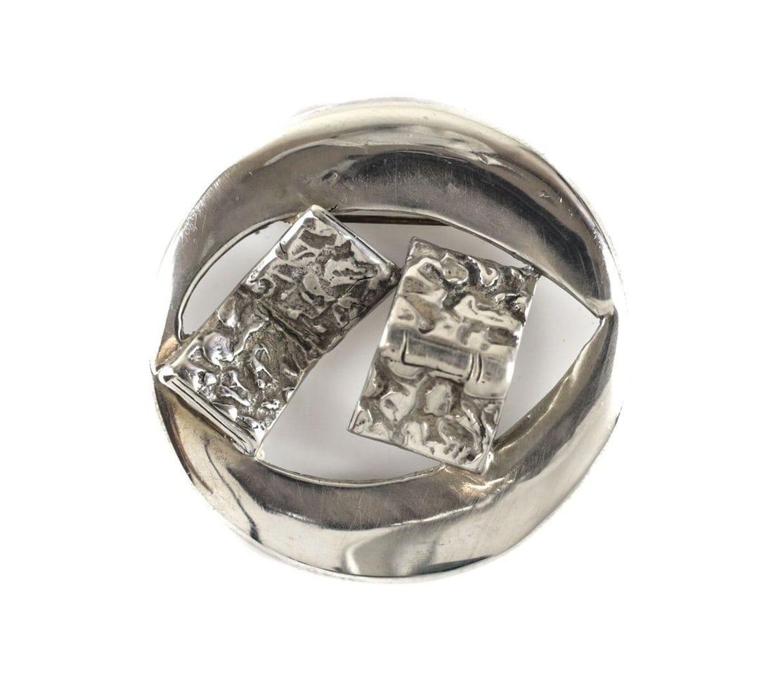 Frank Eliscu Sterling Silver Brooch Pendant Modernist Design c1960 Heisman: Vintage Frank Eliscu Sterling Silver Brooch Pendant Modernist Design, Designer Of The Heisman Trophy. Marked Eliscu Sterling. 38.7grams Measurements: Approx. 2.125inches x 2.125inches Condition: Great