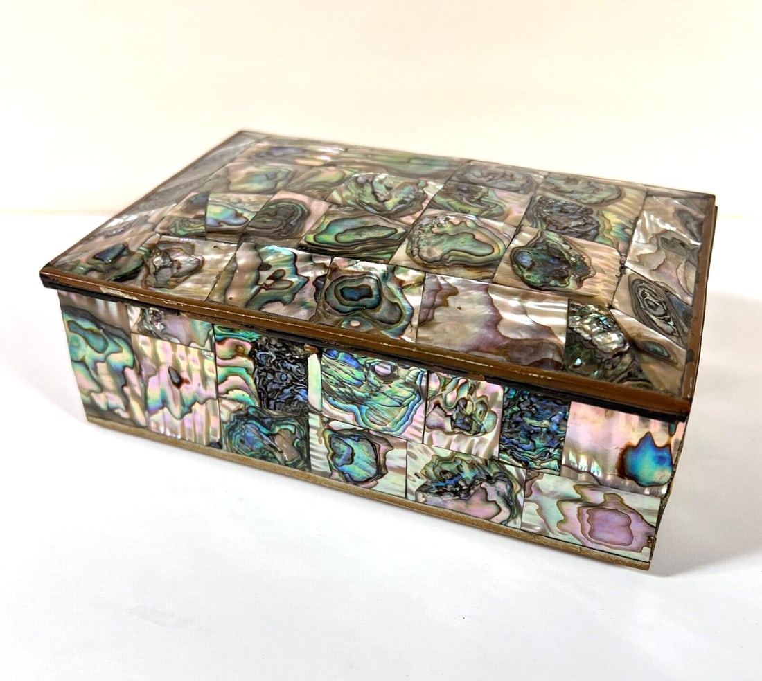 Taxco Mexico silverplate on copper Mother of Pearl Mosaic Cigarette Box (1 of 7)