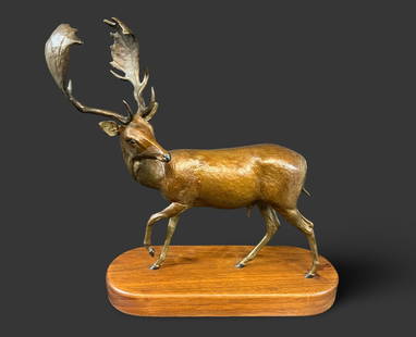 Liza Todd Tivey Bronze Fallow Buck Ltd Ed 1990: Liza Todd Tivey (American (1957-) Bronze animal figure, "Fallow Buck"; mounted on oblong wood plinth. Signed on underside of leg, and dated 1990, limited edition of 15. 14lbs Measurements: Approx. tot