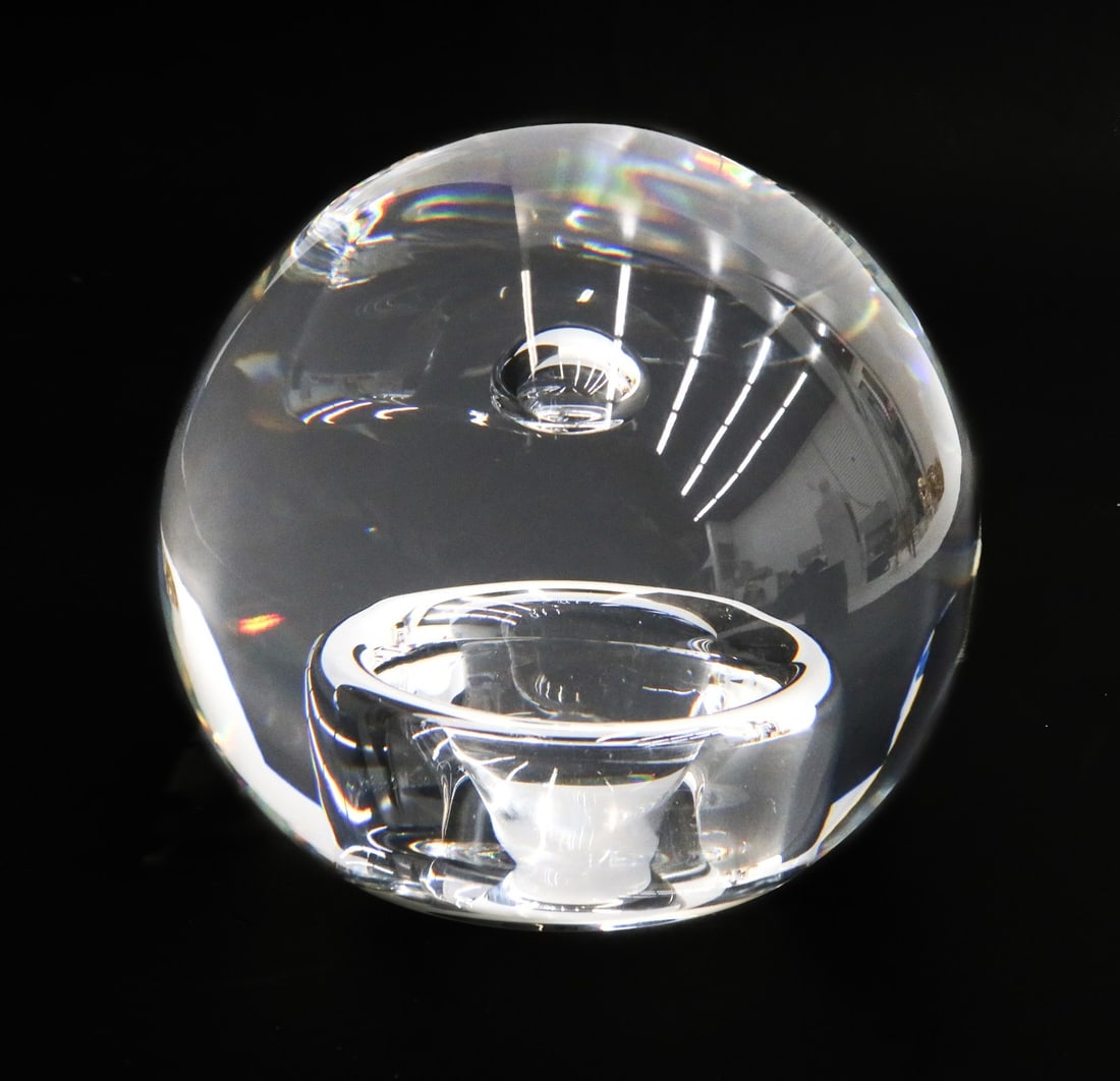 Steuben Art Glass Paperweight Sphere of Realization by Eric Hilton Ltd Ed 500: Steuben Art Glass Paperweight "Sphere of Realization" by Eric Hilton Ltd Ed 500 #1107, 1982. The sphere depicts a larger bubble to center with a shallow formed bowl to the base. Marked Steuben to unde