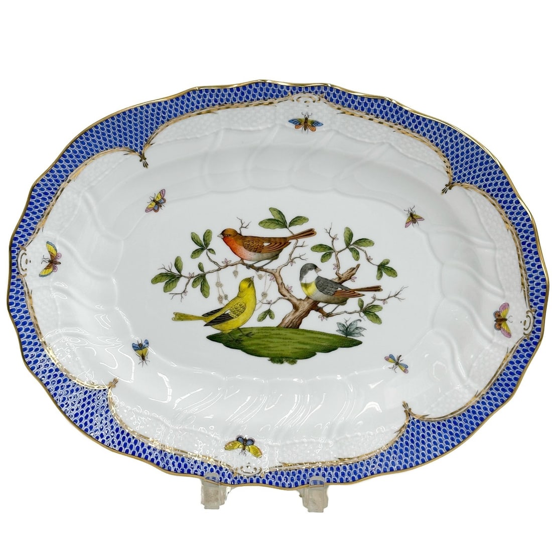 Herend Hungary Rothschild Bird Blue Scale Fish Net Porcelain 16in Oval Tray 1101: Herend Hungary Rothschild Birds Blue Scale Fish Net Porcelain Oval Tray 1101. Hand painted birds to the center, blue scale decoration to rim. Underside marked for Herend Hungary 1101 ROEB Weight: Appr