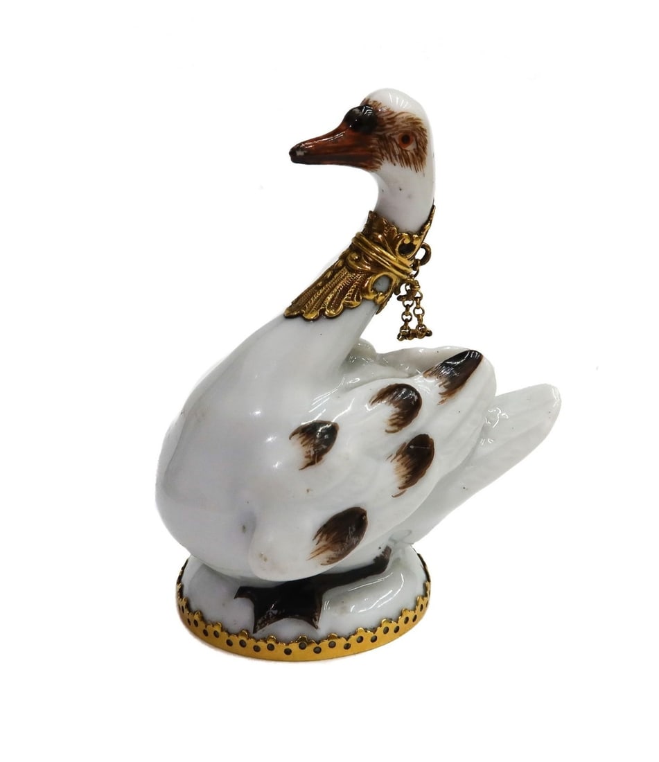 St. James Scent Bottle, circa 1755 by Charles Gouyn (1 of 12)