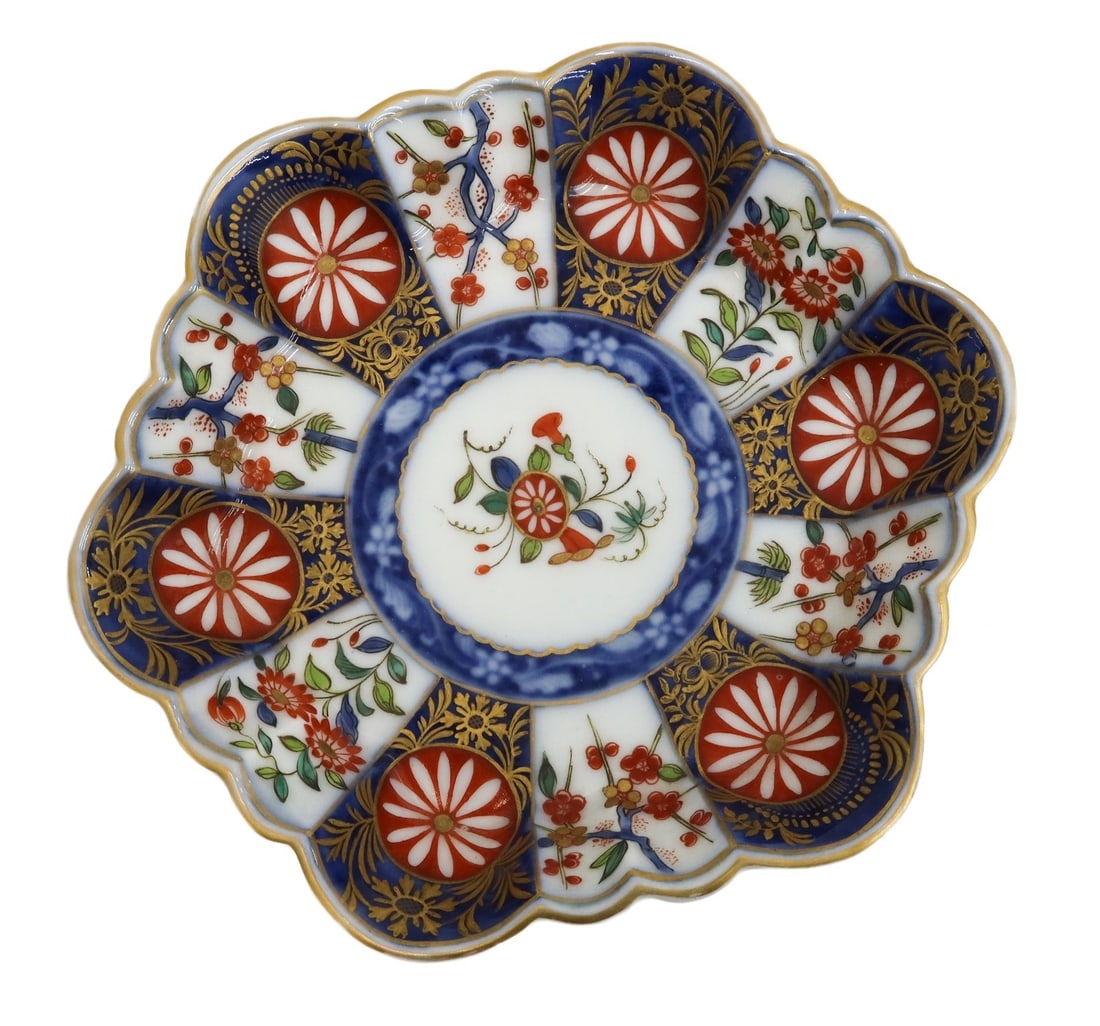 Royal Worcester England Porcelain Dish in Queen's Pattern Imari Kakiemon c1770 (1 of 5)