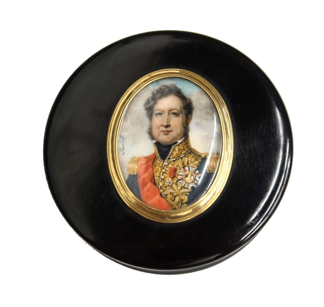 18k Gold Mounted Snuff Box with Portrait of King Louis Phillip by Saint Daniel (1 of 7)