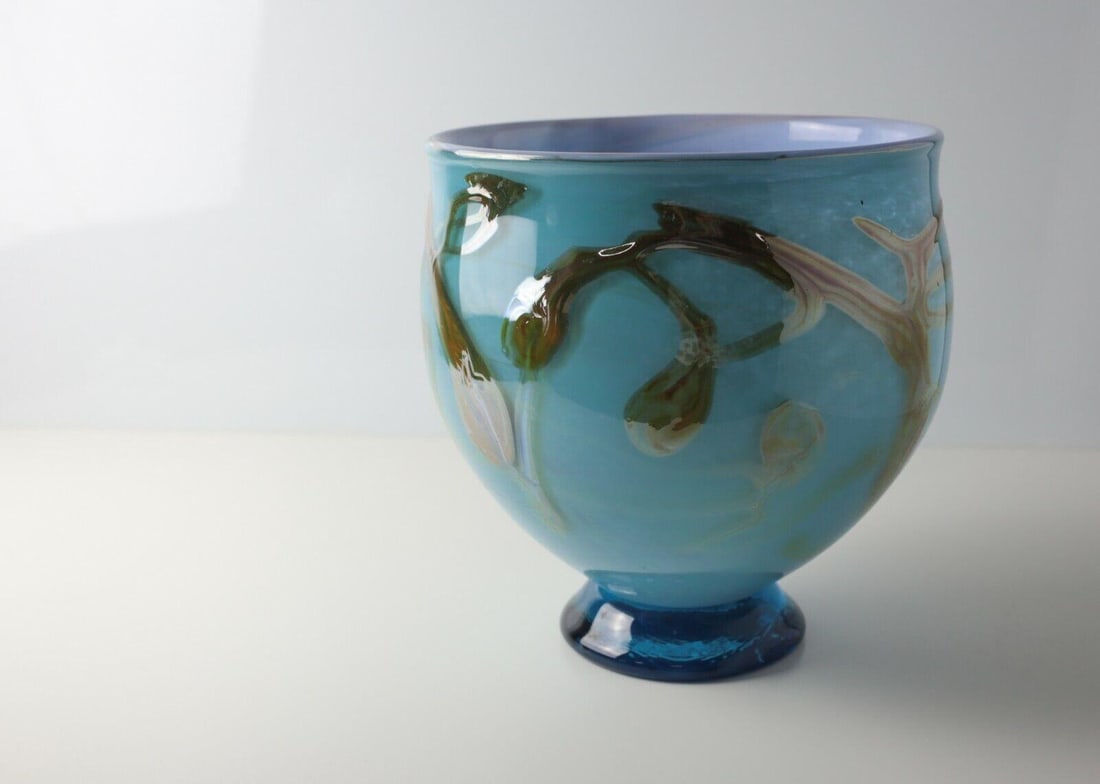 Vintage Lucy Chamberlain Art Glass Vase blue green on white iridescent swirls (1 of 5)