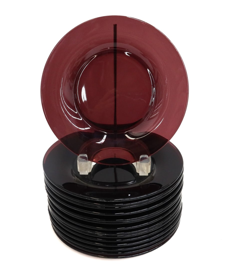 15 American Amethyst Cut and Polished Glass 8 inch Plates Mid Century (1 of 4)