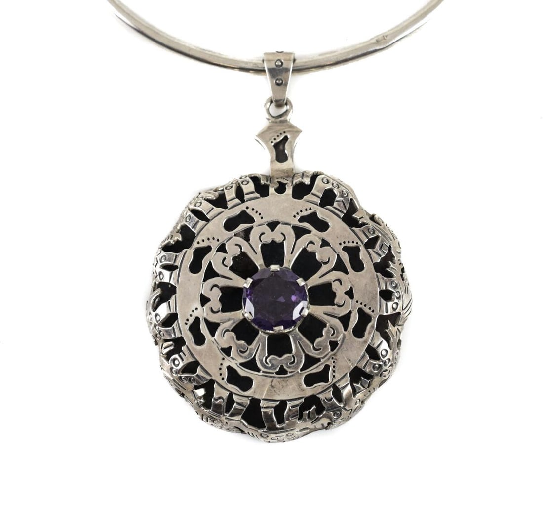 Huge Mid Century TAXCO Mexico Sterling Silver Choker Necklace topaz Pendant: Vintage Huge Mid Century TAXCO Mexico Sterling Silver Ring Choker with Purple Topaz Pendant. Large circular openwork hand chased pendant with large round faceted topaz. Hinged ring choker necklace. 85