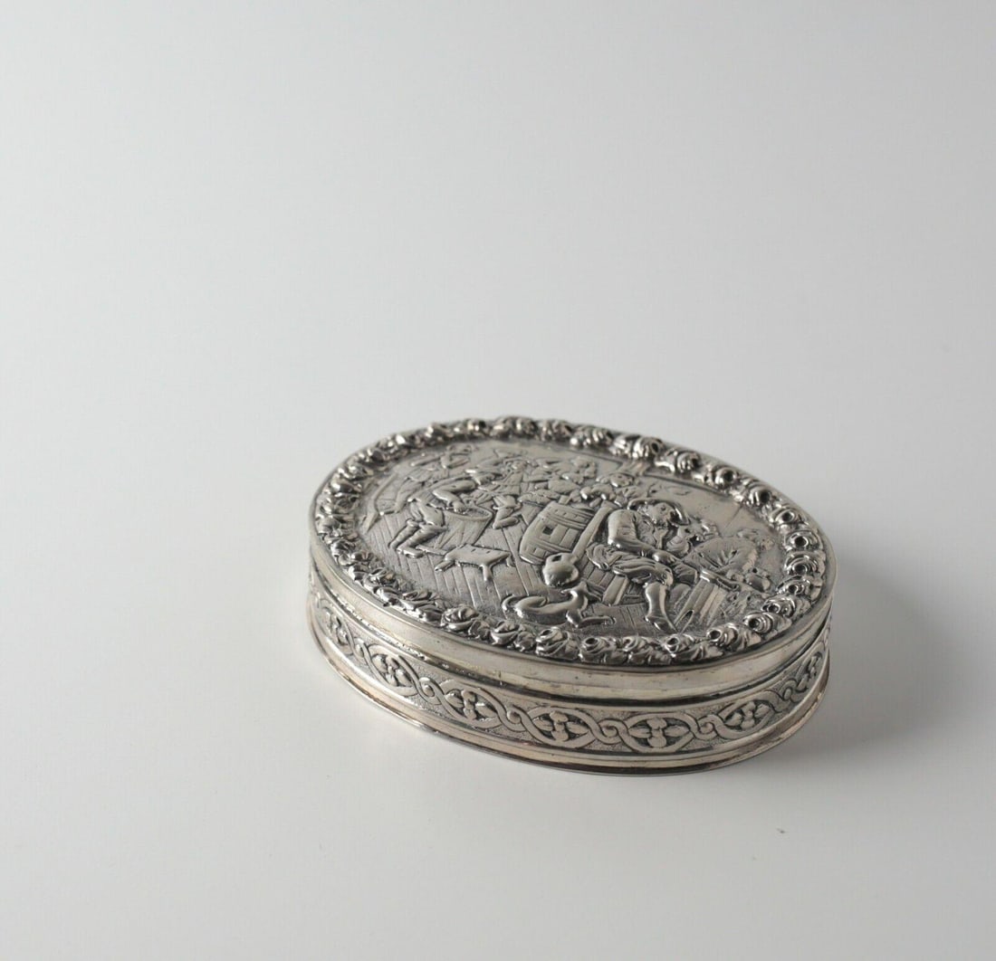800 German Silver Parcel gilt Snuff Box Hand chased Repousse genre scene (1 of 6)