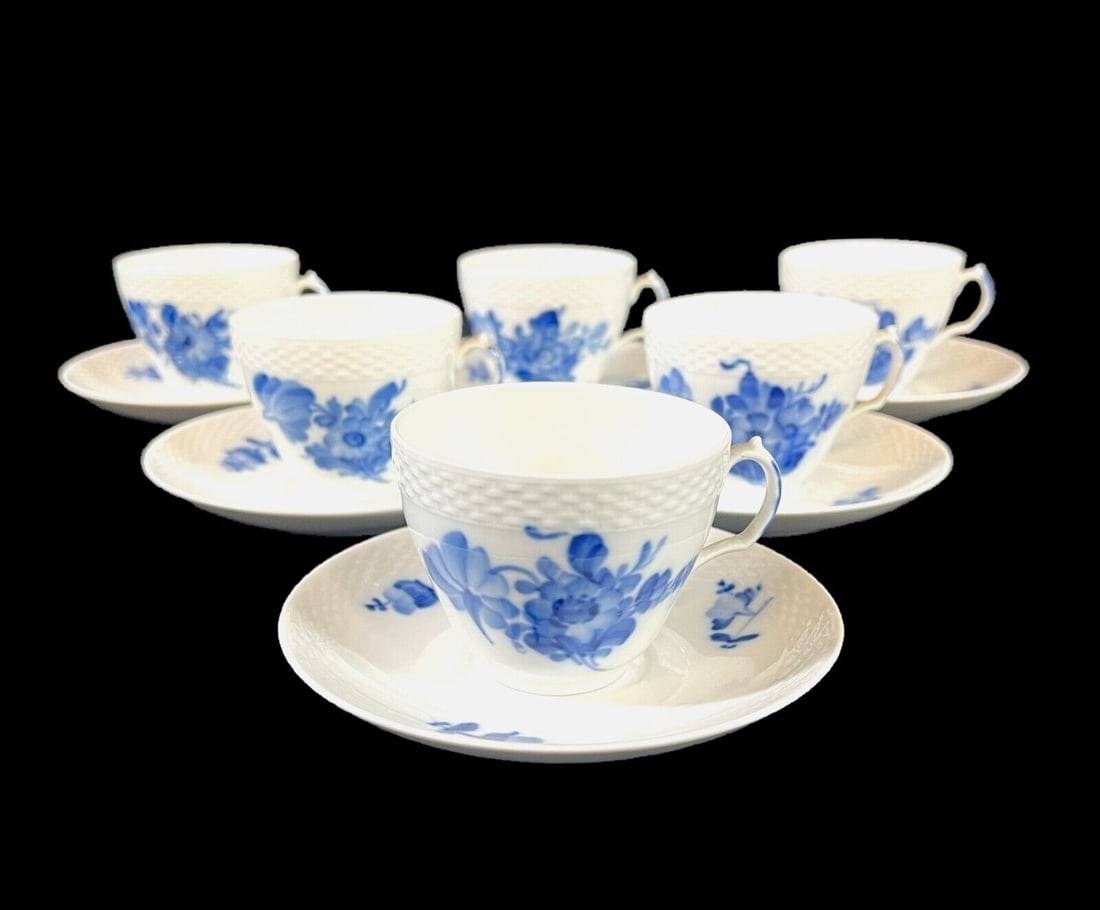 6pc Set Royal Copenhagen Blue Flowers Braided Cup and Saucers (1 of 12)