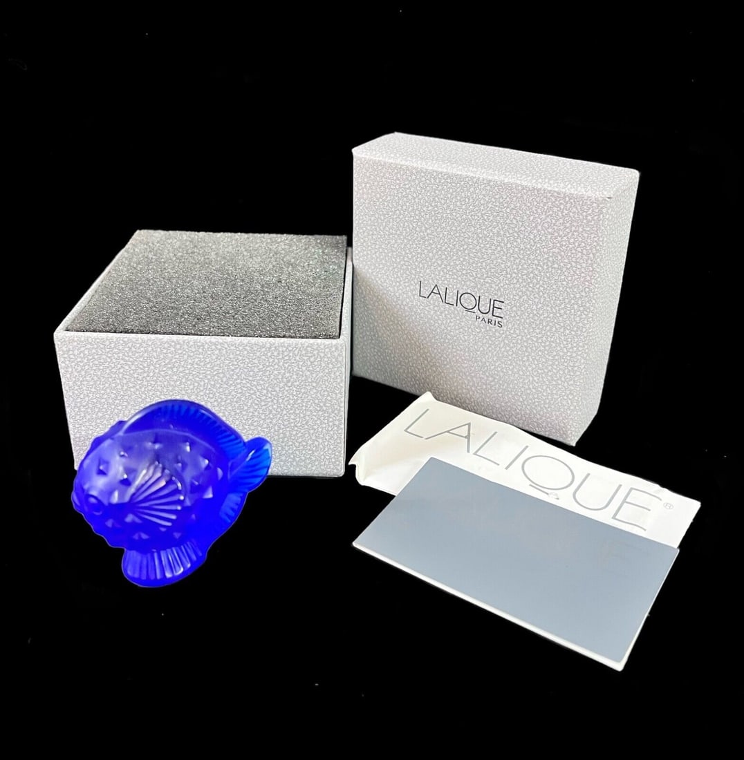 Lalique France Cachet Poisson Lune Blue Cobalt original box: Lalique France Art Glass Cachet Poisson Lune Blue Cobalt. Pufferfish in cobalt blue, in original box, unsealed. Measurements: Approx. fish 1.8" x 2" x 1.5"; box 3.5 x 3.5 x 2 inches Condition: Great c