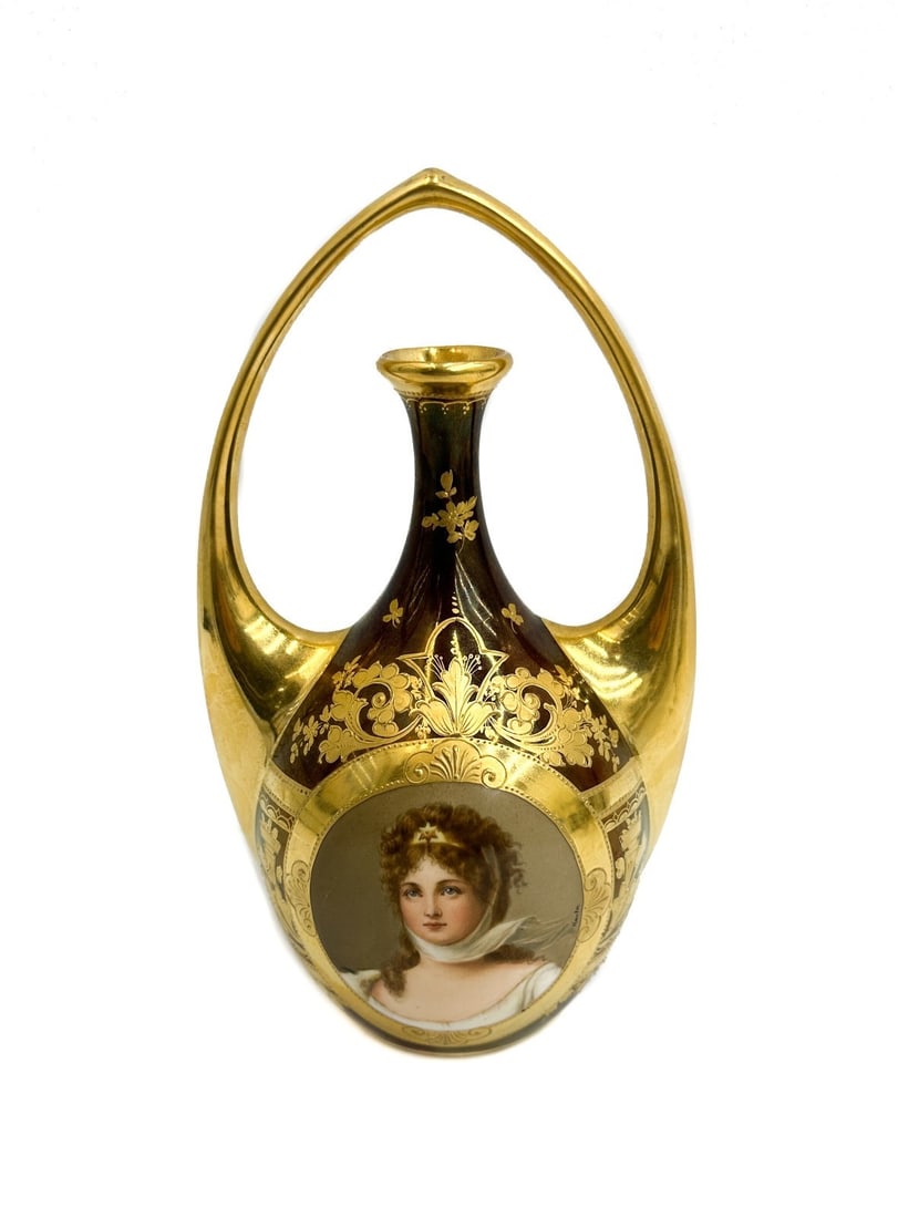 Royal Vienna Austria Hand Painted and Gold Lusterware Vase Queen Louise c1900 (1 of 11)