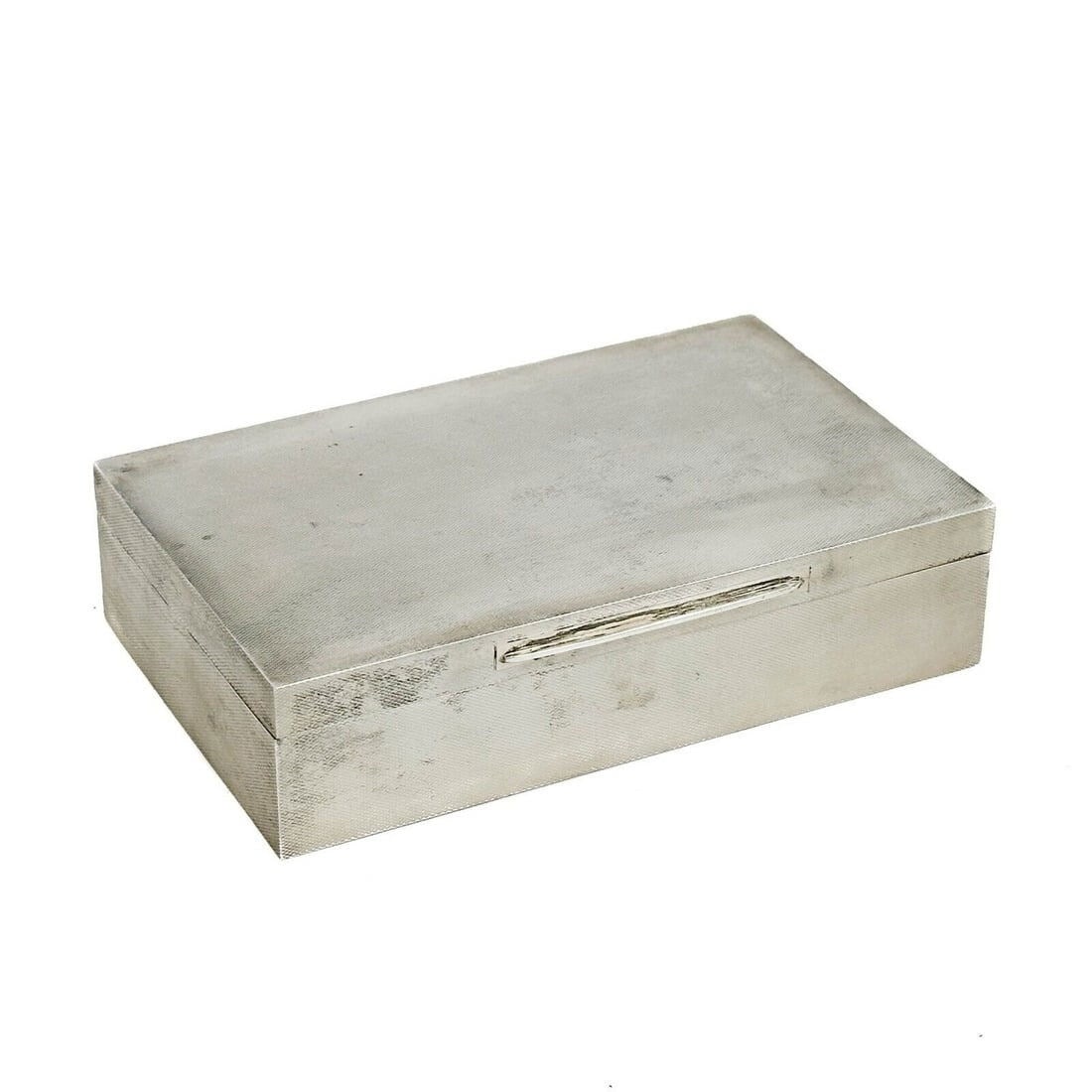 Asprey Sterling Silver Engine Turned Cigarette or Cigar Box 1955: Asprey Sterling Silver Cigarette or Cigar Box, 1955. Engine turned textured exterior, wood lined interior. Middle spacer in lining can be moved or removed to make the box suitable for cigars. Undersid