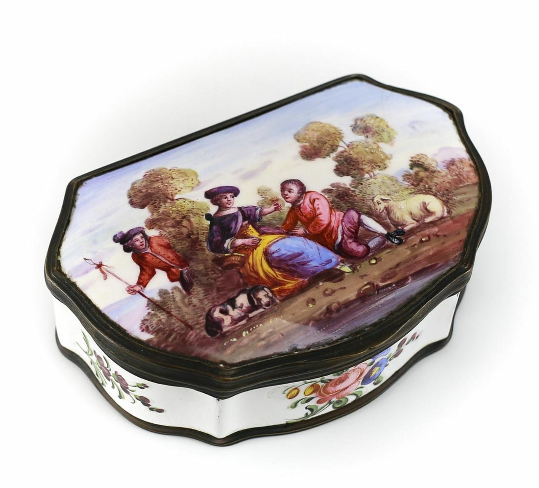 Continental Porcelain Trinket Box w/ Patinated Bronze Hinges, 18th-19th Century (1 of 5)