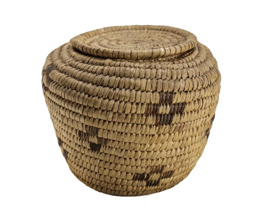 PAPAGO Pima Native American Basket coiled basket with twisted coil detail (1 of 3)