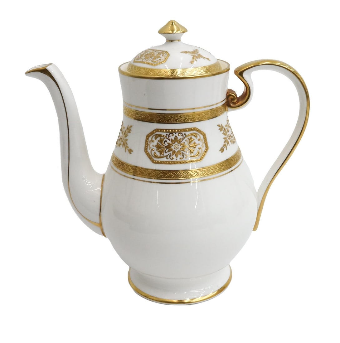 Aynsley England Porcelain Coffee Pot in Engagement 8220 c1940: Aynsley England gilt porcelain coffee pot in Engagement pattern circa 1940. A white ground with ornate gilt decoration. Unmonogrammed. Underside marked Aynsley England 8220. Weight: Approx. 1 lb Measu