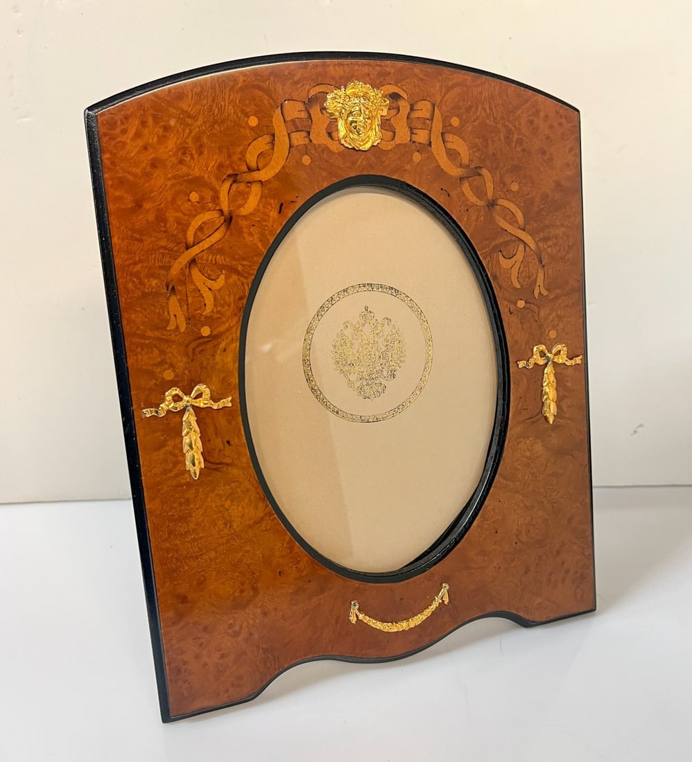 Selli G Gabriello Florence Inlaid Photo Picture Frame Gilt Sterling Silver 5x7: Vintage Selli G Gabriello Florence Inlaid Wood Photo Frame with Gilt Sterling Silver Mounts, the top being a mask embellishments (unmarked). Easel back - portrait orientation. Black edges. With origin