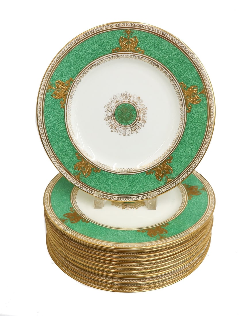 13 Wedgwood England Porcelain Dinner Plates in Columbia Powder Green circa 1950 (1 of 6)