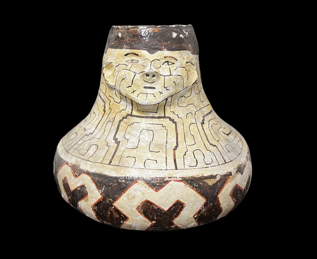 Shipibo Peru Figural Pottery Vessel (1 of 8)