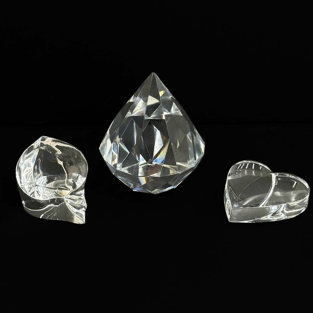 3 Steuben & Tiffany & Co Glass Paperweight Figurines Leaf Loving Heart Gem (1 of 9)