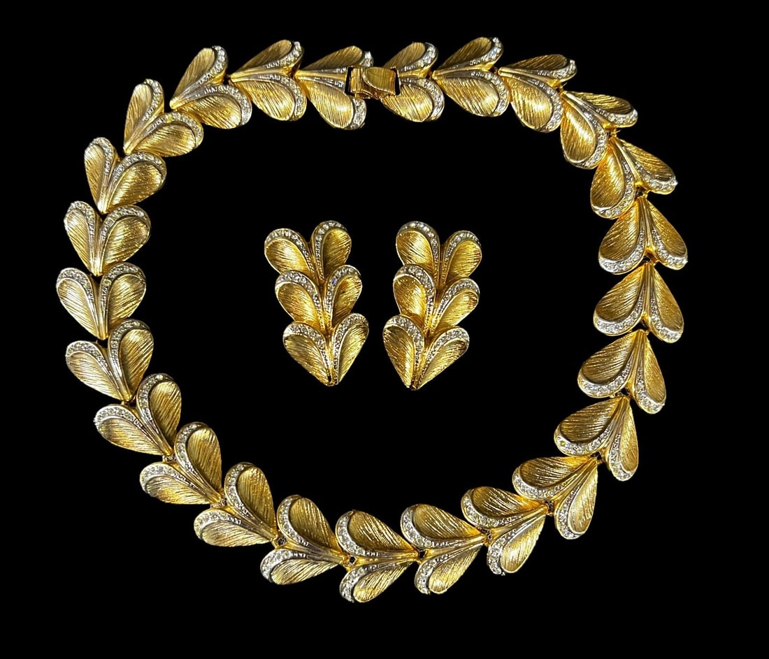 Vintage Goldtone and Rhinestone Choker Necklace and Clip on Earrings c1960 (1 of 9)