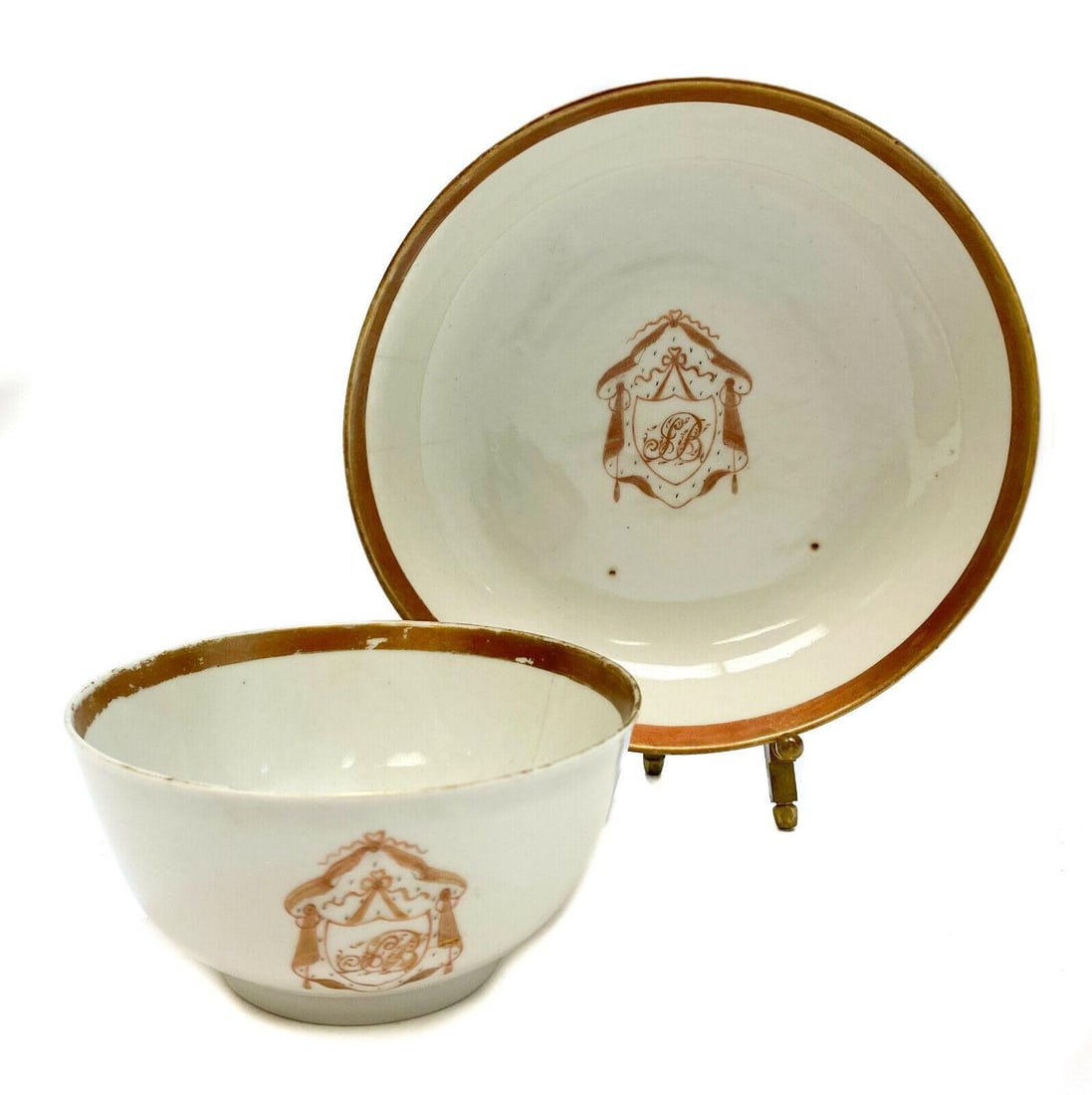 Chinese Export Porcelain Cup & Saucer, Armorial Crest "BB", circa 1820 (1 of 3)