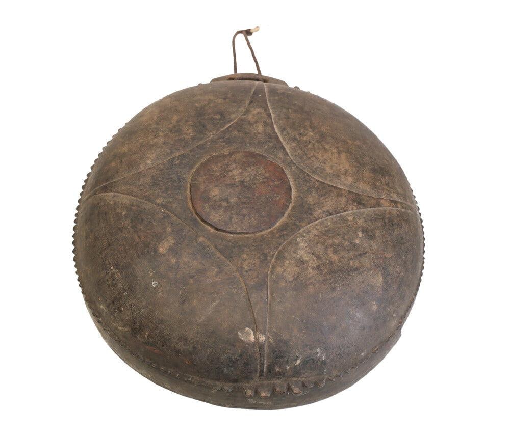 Papua New Guinea Feasting Bowl Tray carved raised traditional design (1 of 3)