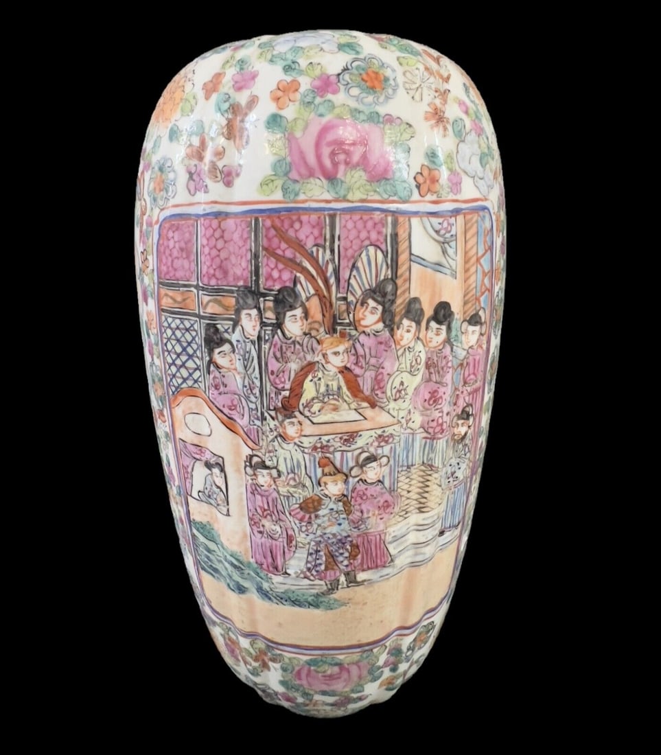 Large Chinese Famille Rose Porcelain Vase Republic Period (1 of 10)