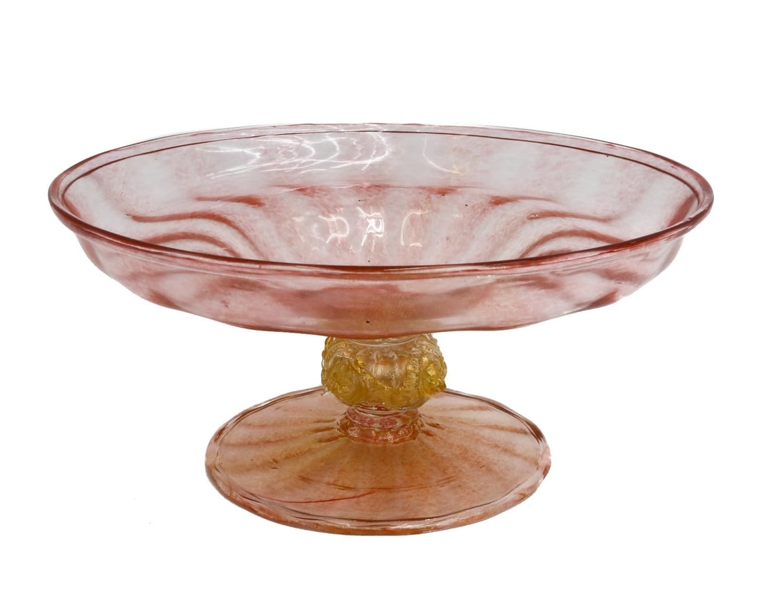 Salviati Cranberry Pink and Gold Fleck Glass Footed Centerpiece Bowl: Salviati cranberry pink and gold fleck glass footed centerpiece bowl. Gold flecks to stem. Pontil underside. Weight: Approx. 1.5 lbs Measurements: Approx.11.5 inches diameter x 5.4 inches tall Conditi