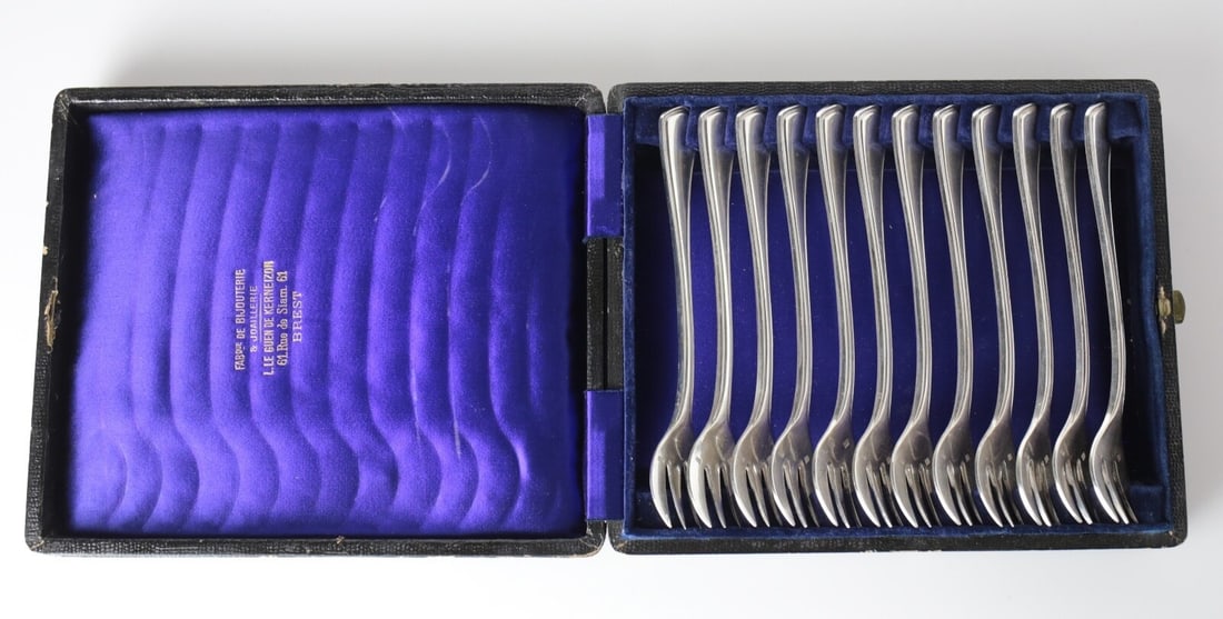 12pc Cased Cailar Bayard Silverplate fish dessert fork set in presentation box (1 of 5)