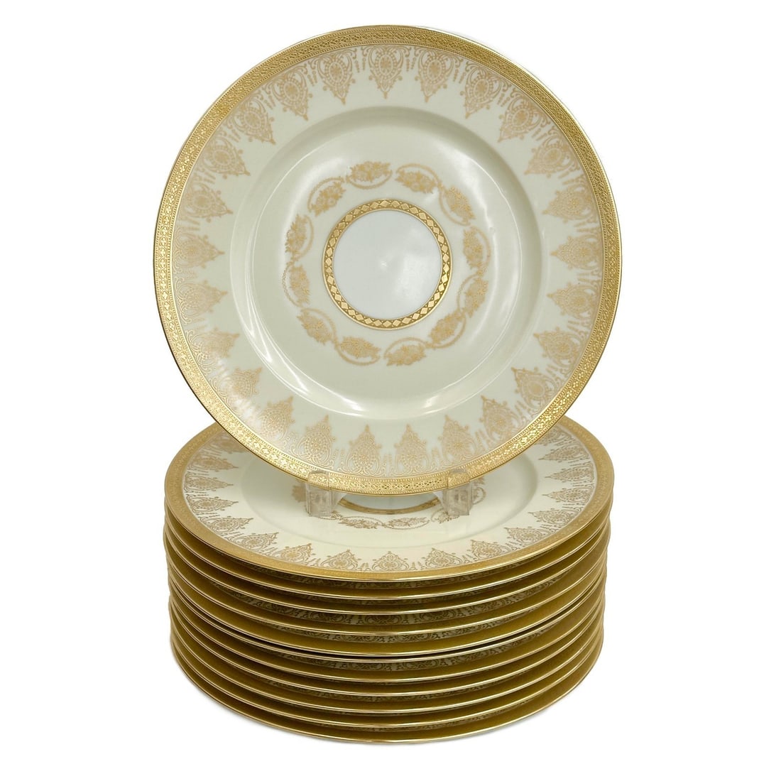 12 Bavarian Stouffer Decorated Large 11 in Dinner or Service Plates circa 1930: 12 Bavarian Stouffer Decorated Large Dinner or Service Plates, circa 1930. Gilt decoration. Underside marked Selb Bavaria Stouffer China. Weight: Approx. 15 lb Measurements: Approx. 11 inches diameter