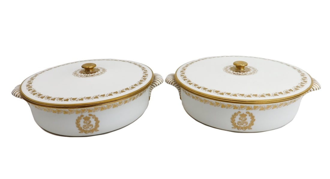 Pair Manufacture de Sevres Cylindrical Lidded Tureens, Service of Louis Phillipe: Pair Manufacture de Sevres porcelain cylindrical dessert tureens & covers (presses à entremets et leurs couvercle), Service of Louis Phillipe (Service des Princes). Gold ivy leaf vines to rim with sh