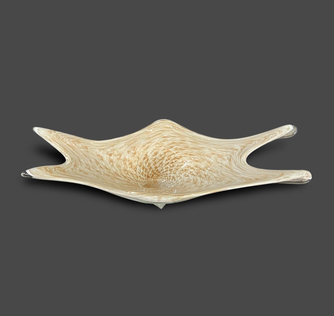 Vintage Murano hand-blown white and gold aventurine art glass Centerpiece bowl: Vintage Murano hand-blown white and rose gold aventurine art glass bowl. Detailed "zebrati" or spiral stripe pattern in white lattimo glass with a rose gold aventurine (gold flecks). Freeform elongate