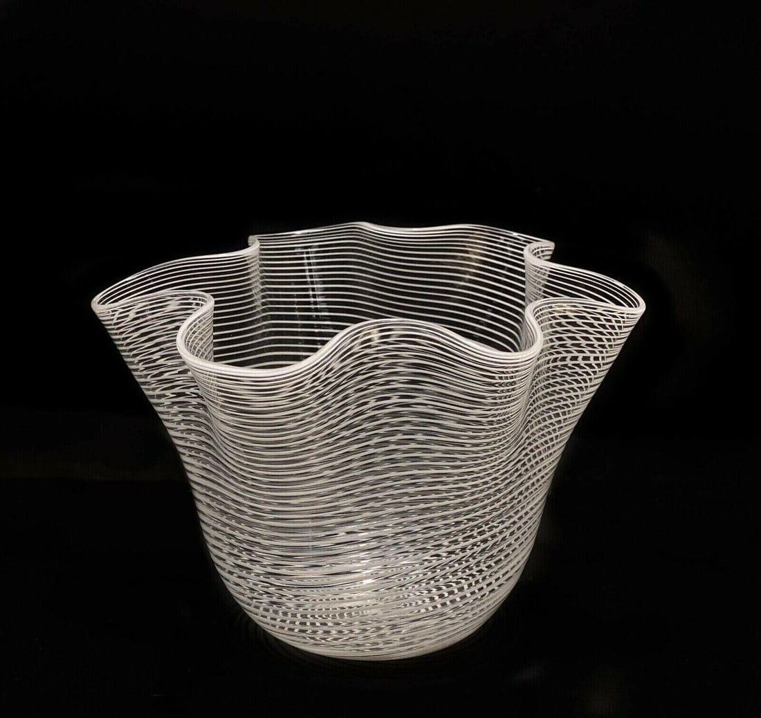Art Glass Hand Blown Handkerchief Vase, Likely Italian (1 of 4)