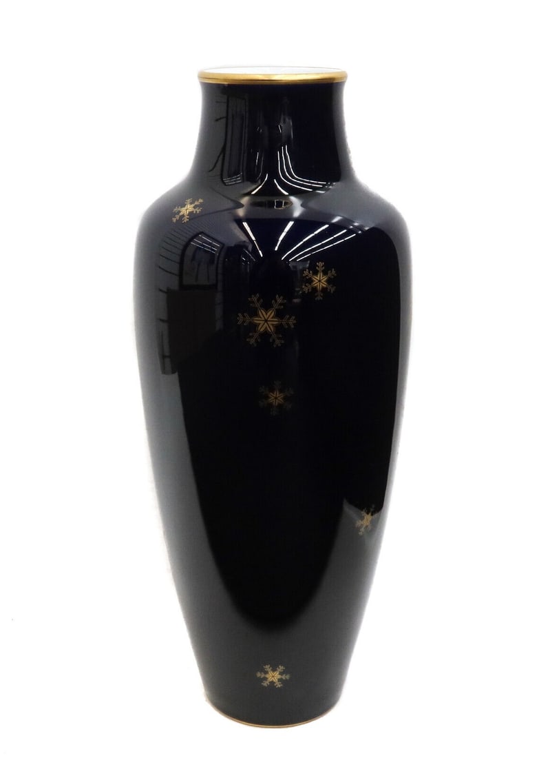 Sevres France Cobalt Blue and Gold Snowflake 14.5 inch Porcelain Vase c1925: Sevres France Cobalt Blue and Gold Snowflake 14.5 inch Porcelain Vase circa 1925. Cobalt blue ground with gilt snow flakes throughout. Sevres mark to underside with various incised letters and numbers