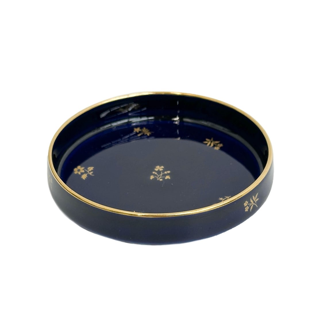 Manufacture de Sevres Cobalt Blue & Gilt Porcelain Open Salt 1949: Manufacture de Sevres France Porcelain Open Salt. A cobalt blue ground to the edge with gilt floral accents. Underside with Sevres marks, date mark for 1949. Weight: Approx. .5 lb Measurements: Approx