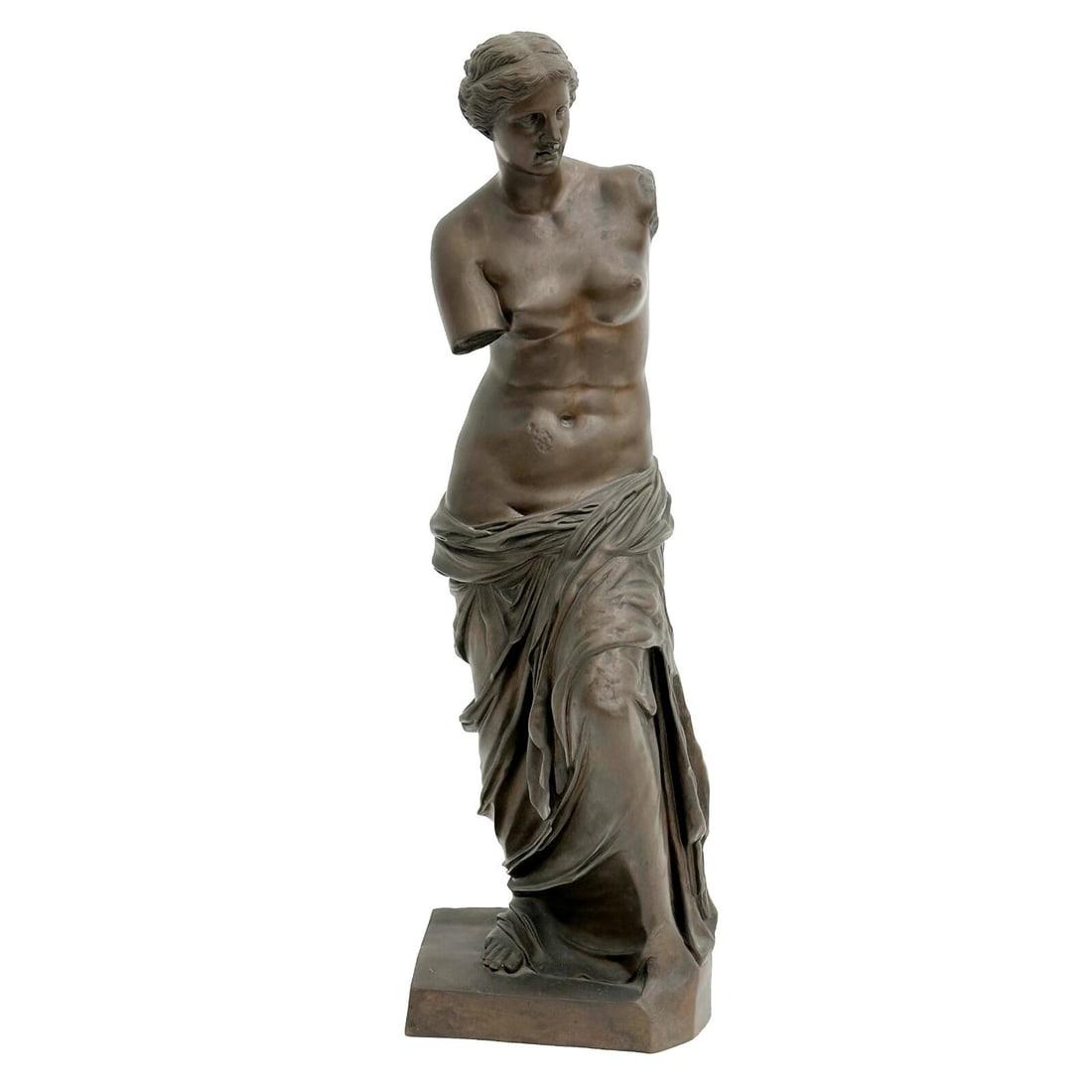 Venus de Milo Patinated Bronze 20 inch Sculpture circa 1900: Venus de Milo Patinated Bronze Sculpture, circa 1900. Patinated bronze sculpture after the original depicting the Venus de Milo from the Musee de Louvre. Weight: Approx. 14 lbs Measurements: Approx. 6