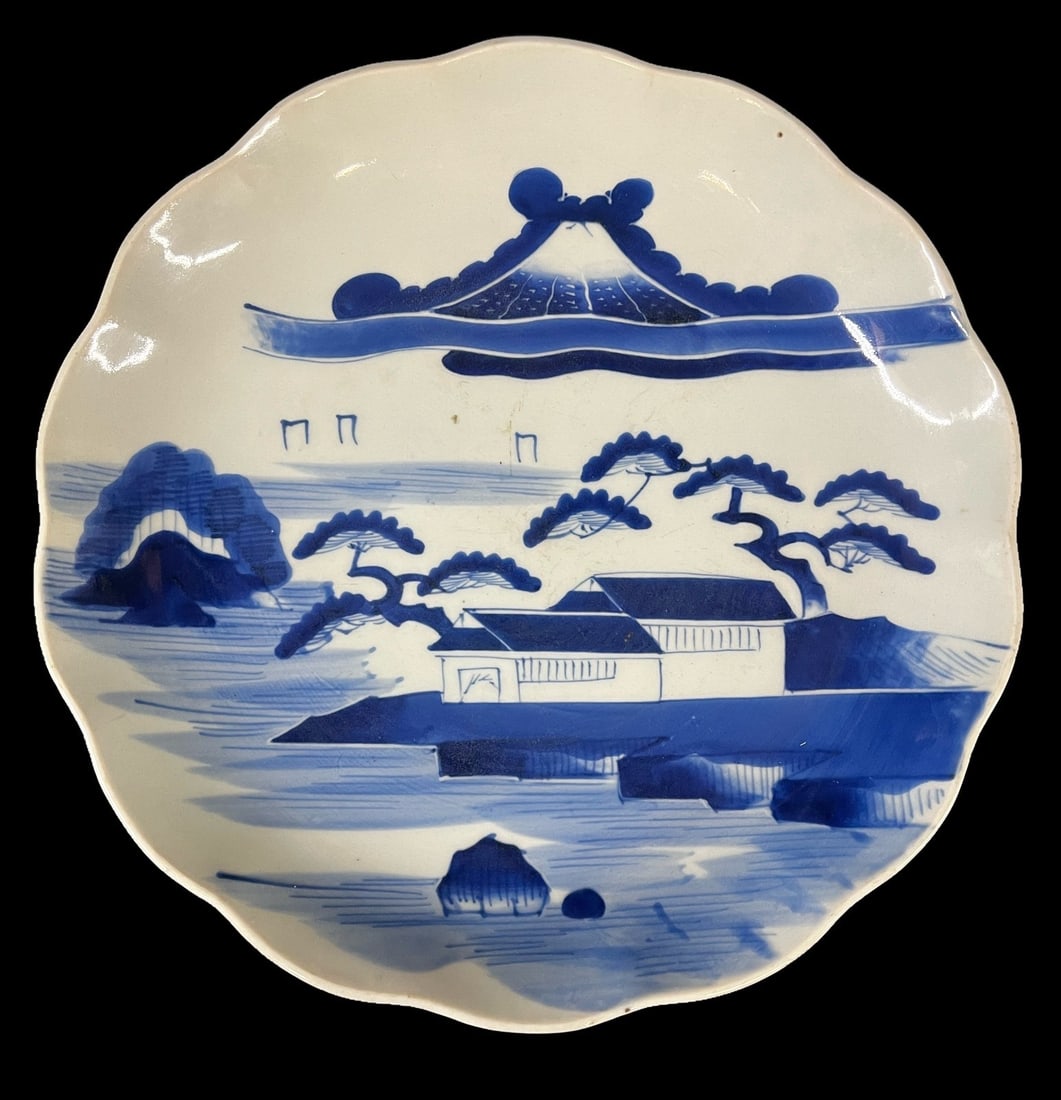 Japanese Meiji Imari Blue & White sometsuke Platter 19th Century: Antique Japanese Meiji Period Imari Blue & White sometsuke Platter / charger, landscape with view of Mt Fuji. c 19th Century. Scalloped rim. Unmarked. 3.4lbs Measurements: Approx. 13 inches diameter x